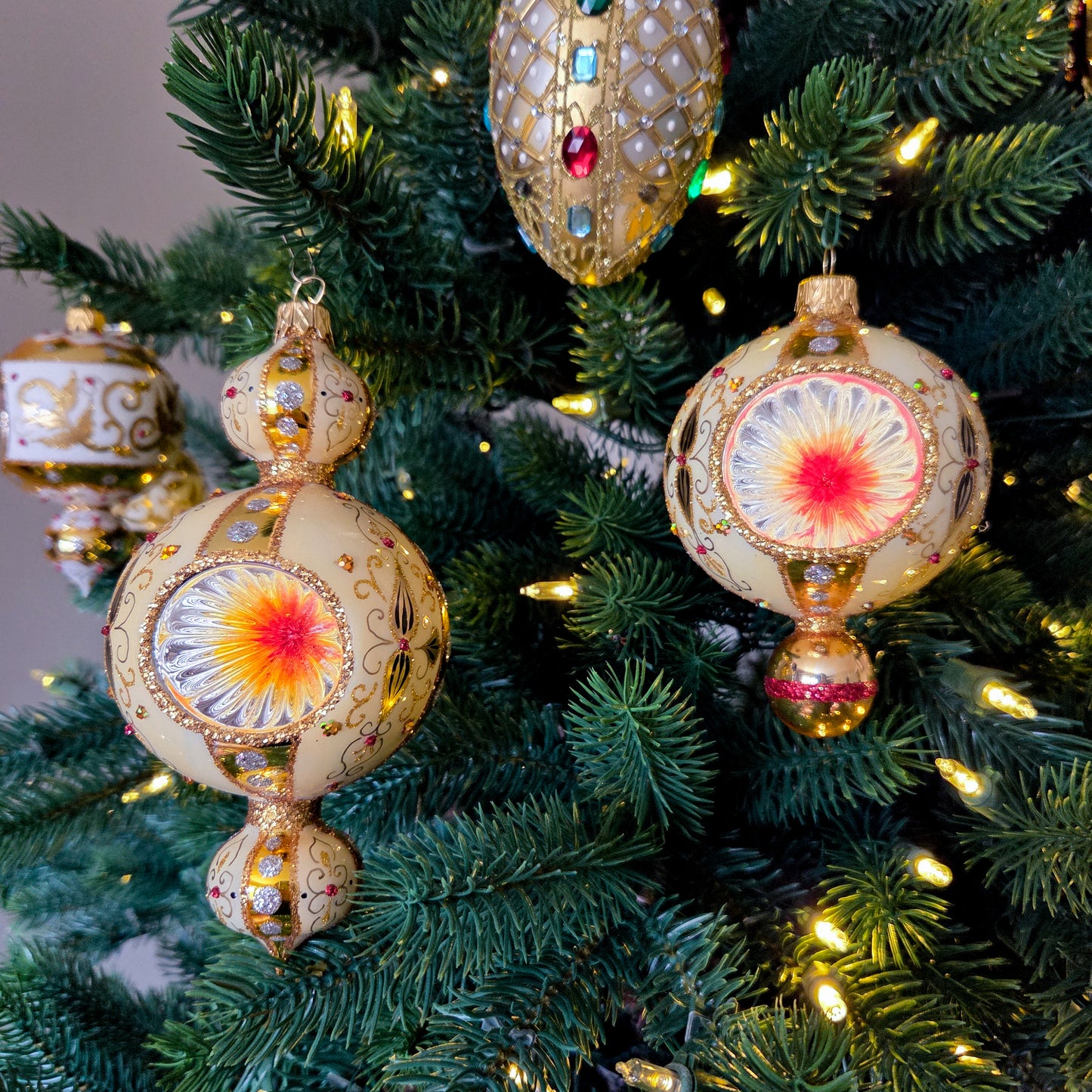 WINDSOR DROP IN GOLD FILIGREE