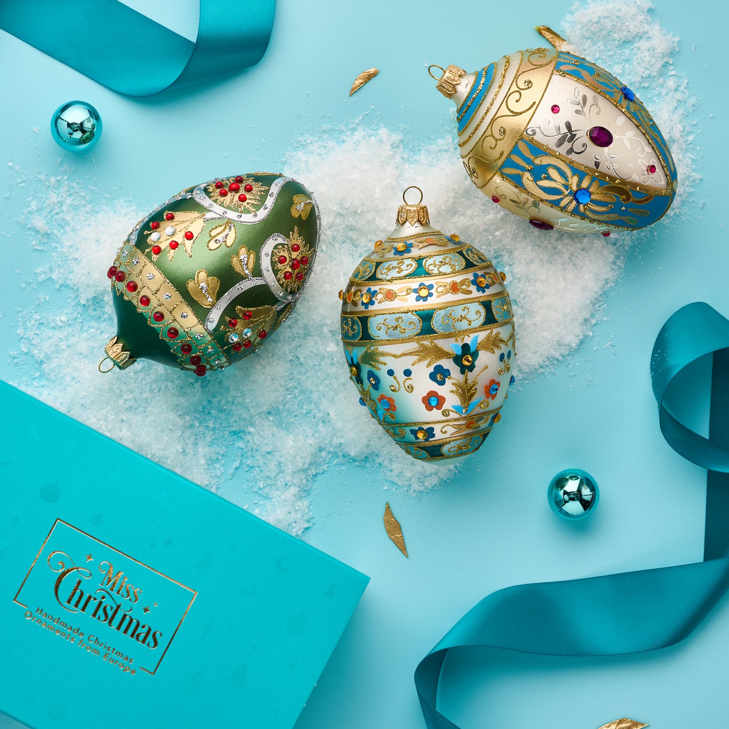 ELEGANT GREEN & GOLD FABERGÉ EGG