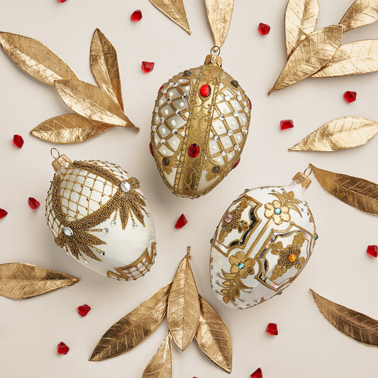 FESTIVE WHITE & GOLD FABERGÉ EGG