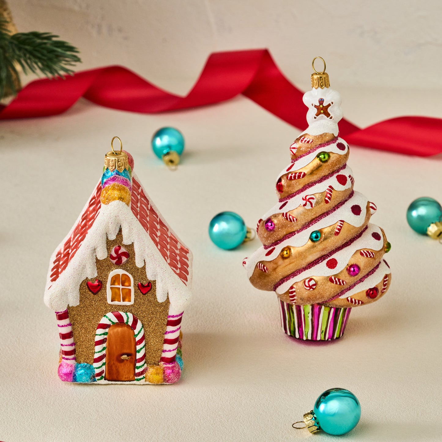 CUTE COTTAGE ON GUMDROP LANE