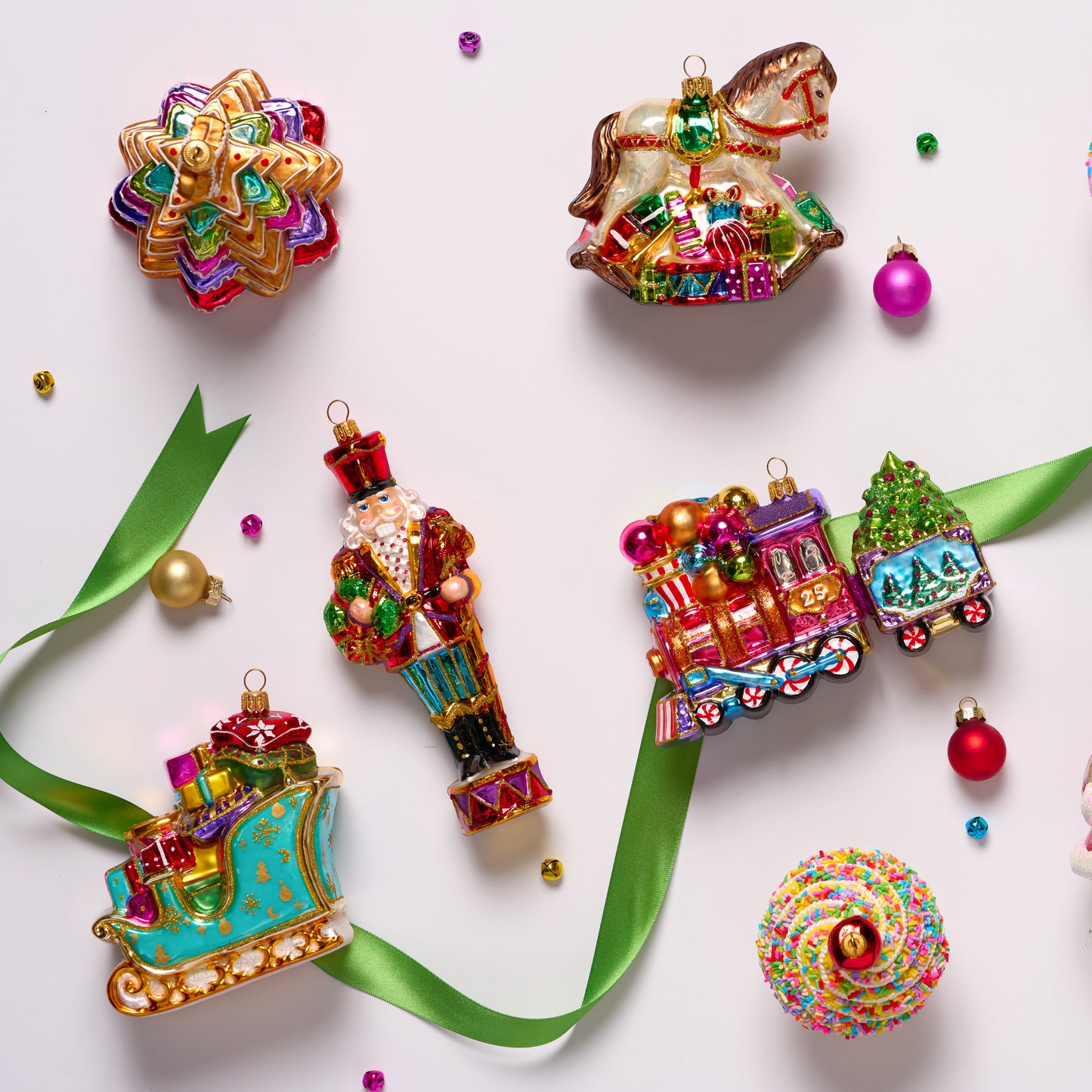 FESTIVE SLEIGH WITH GIFTS