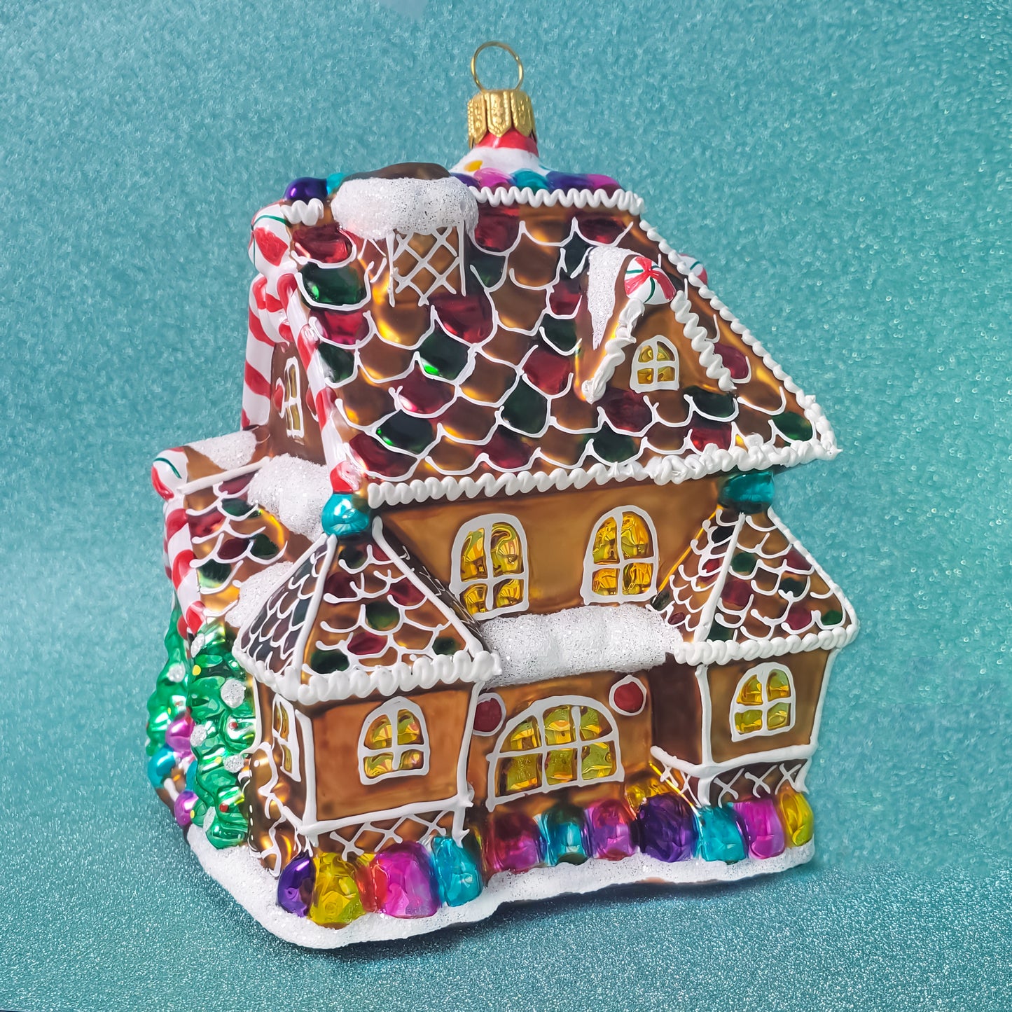 FAIRYTALE GINGERBREAD HOUSE