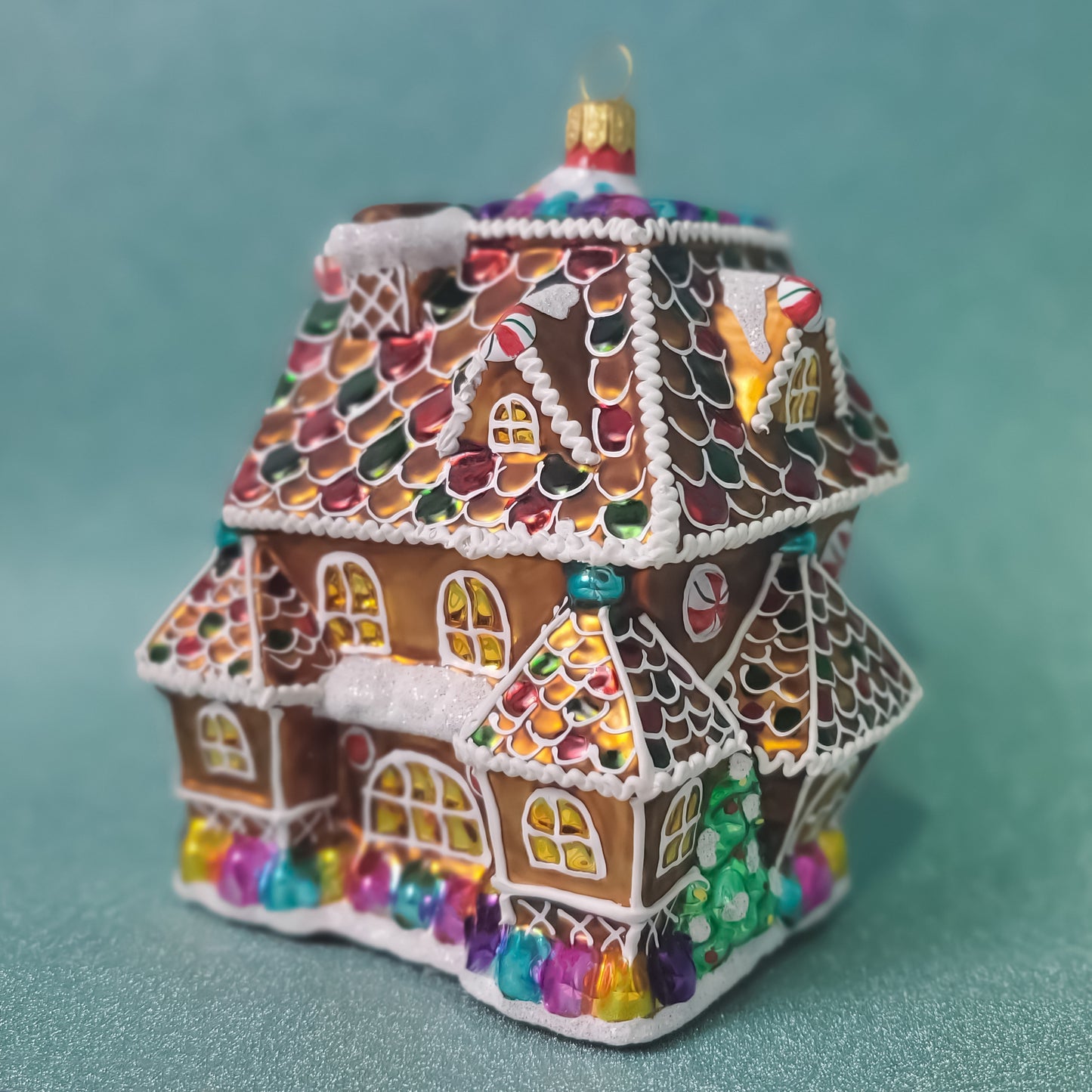 FAIRYTALE GINGERBREAD HOUSE