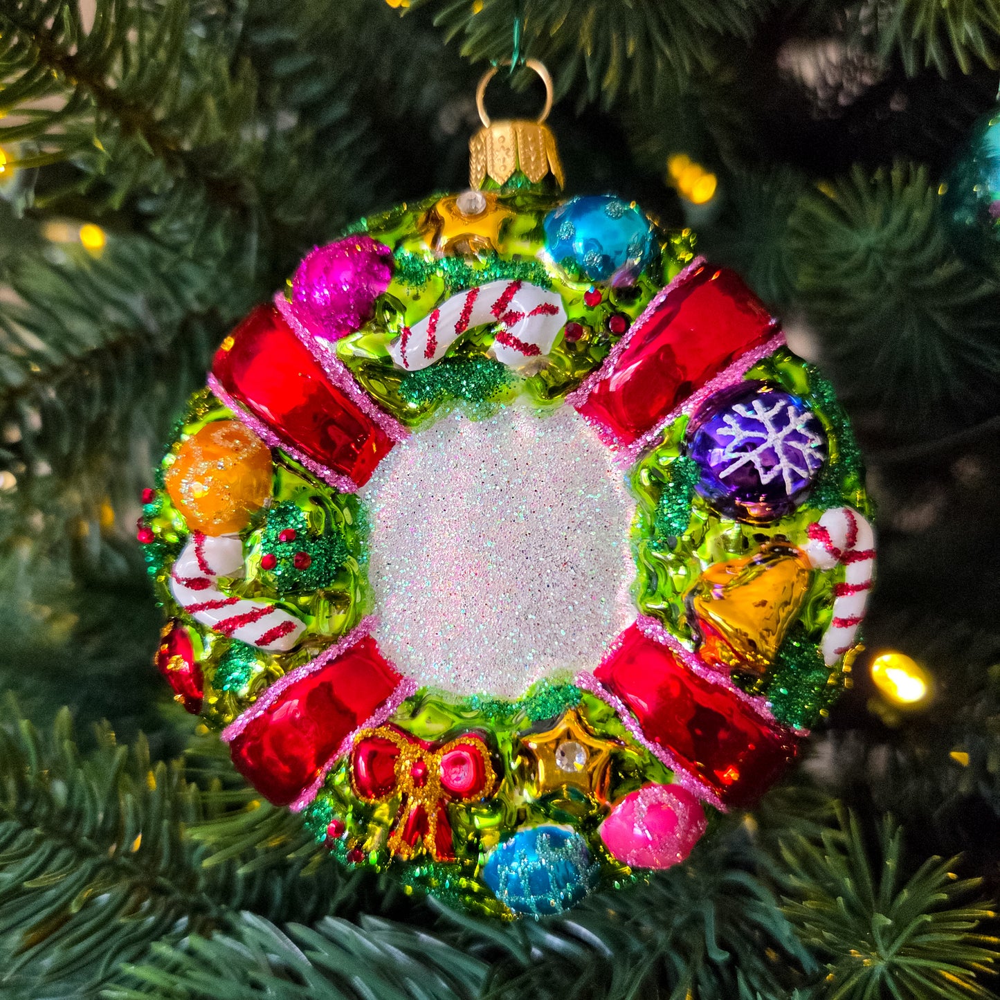 HOLIDAY JOY WREATH