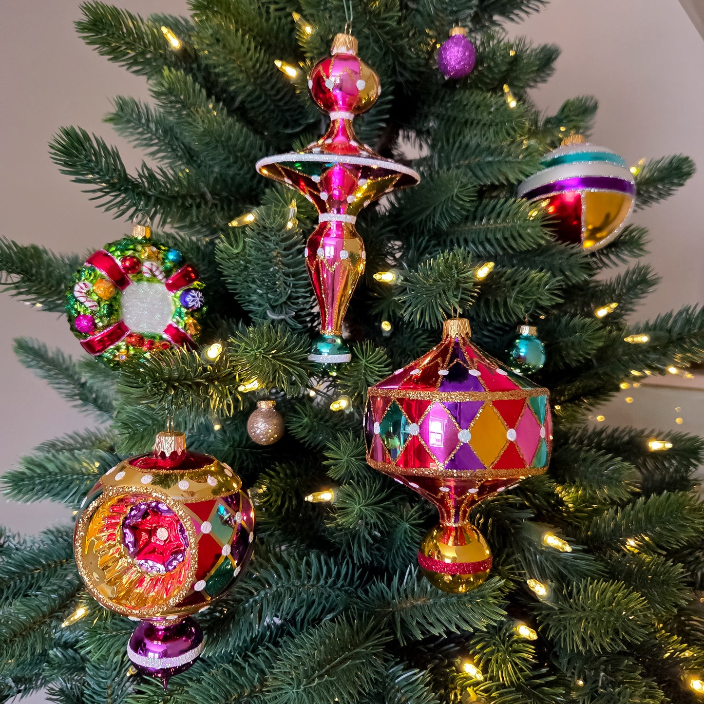 VINTAGE FAIR COLLECTION WINTER CARNIVAL