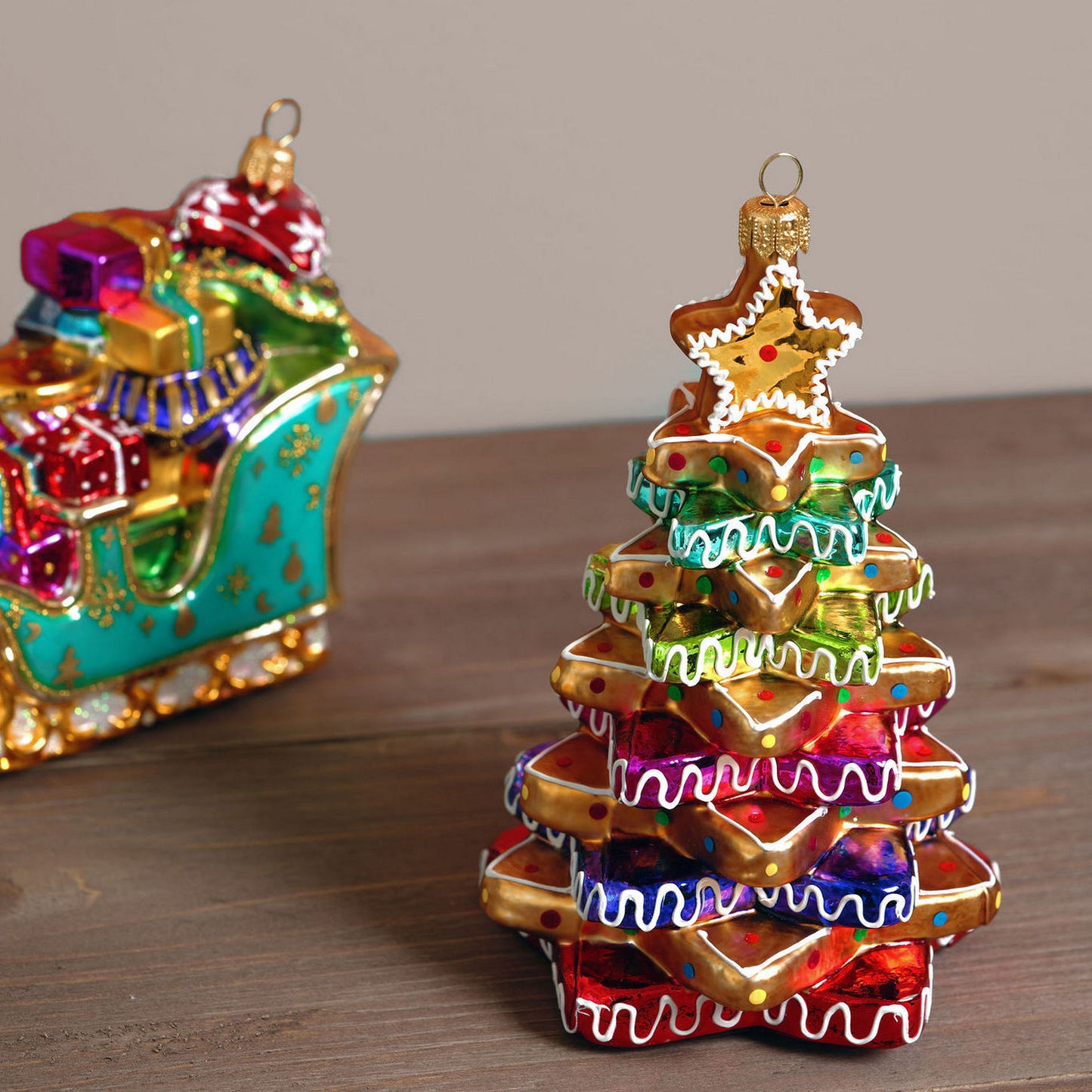 COLORFUL GINGERBREAD CHRISTMAS TREE